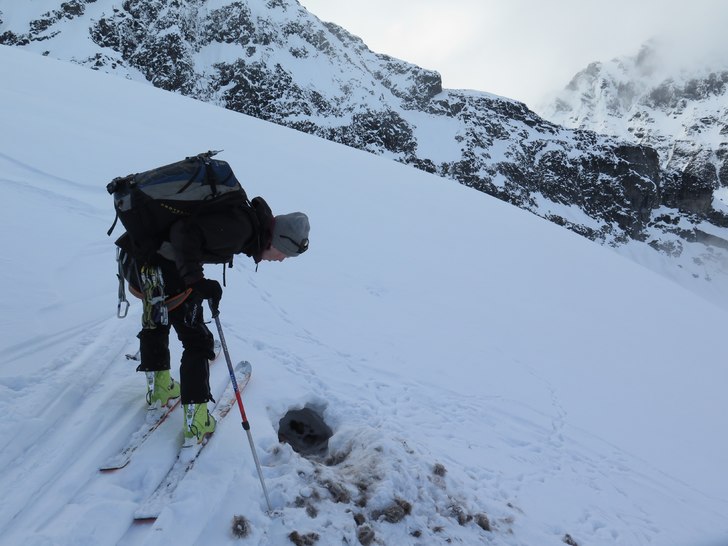 Nedanför kammen på passet Kebnepakteglaciären/I. Foto: tryggve tirén.