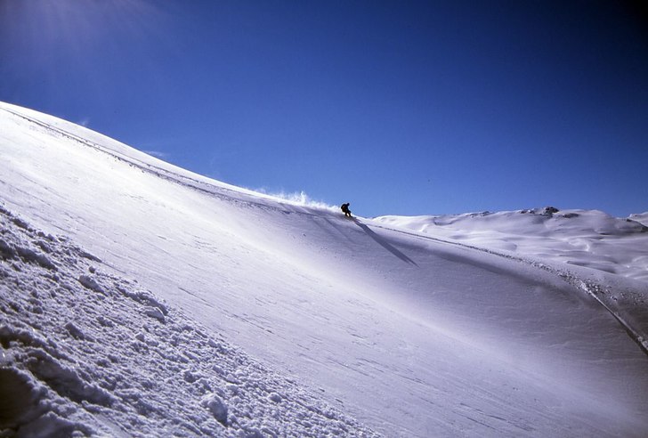 Jäklar vad mycket snö det var.. Foto: Kaj Bouic. Åkare: Jocke "proppen" Wahlsten.