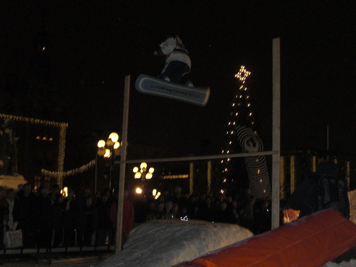 höjdhoppning ^^. Åkare: Fredrik Lindskog.