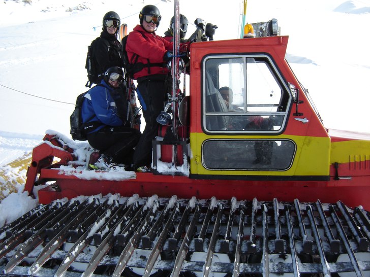 även om solen skiner kan liftarna stå stilla, me. Foto: lokal kille. Åkare: björn johan rickard jacob.