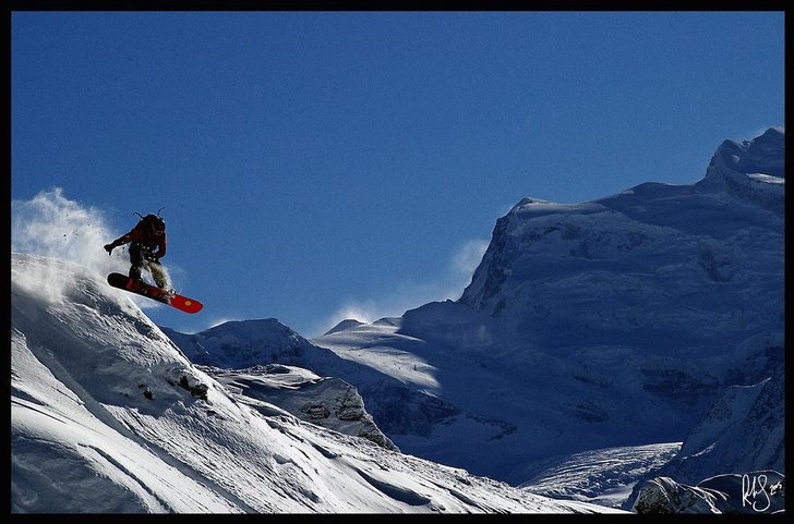 Lite miss med graben där men man försöker ju tr. Foto: Rob H smith. Åkare: Johan Engman.