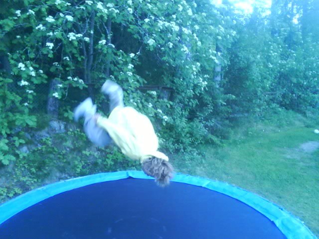 jag gör backflip. Foto: andreas lennarsson.