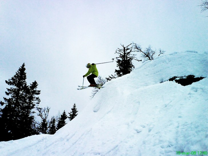 Kör offpist in my favorite place on earth .. TRYS. Foto: Syster Karin. Åkare: My self = Olle.