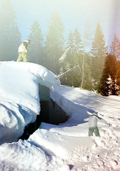 Ihop klippt bild. Fotorullen är skadad, där av d. Foto: Jojje. Åkare: David carlsson.