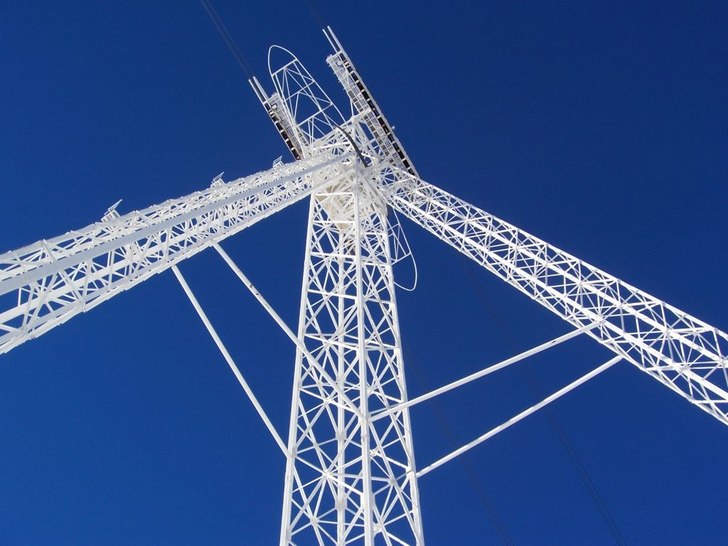 82 meter stolpe, Grand Montét kabinens stöttepel. Foto: Andreas Peterson. Åkare: Kabin Stolpe.