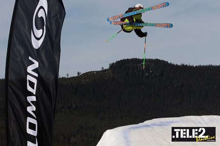 Flat 7 Japan under nordic slopestyle. Foto: Tele 2. Åkare: Oscar Harlaut.