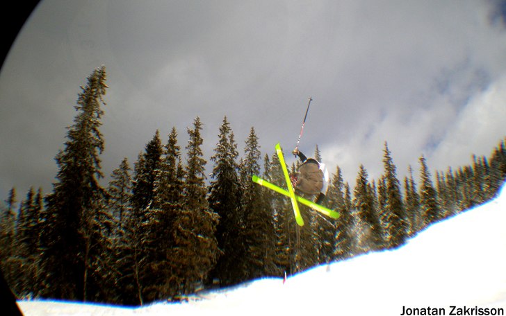 Jontsson kör d-spin mute.. Foto: Tobias Einebrant. Åkare: Jontsson kör d-spin mute..