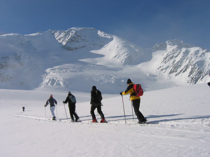 Am Suldenspitze, 3376m. Foto: Kurt Ortler. Åkare: Martin Hanson, Eva Jansson m.fl..