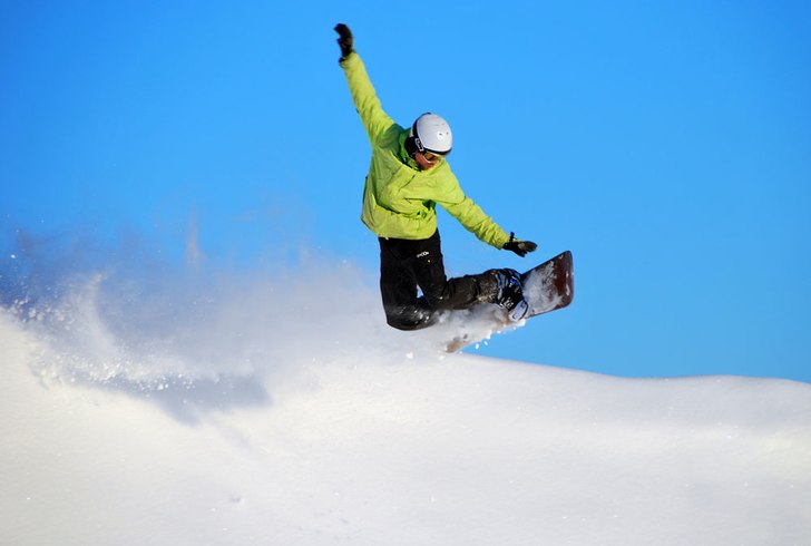 Soligt vindstilla och lite frächt puder... Foto: Stefan Lindgren. Åkare: Daniel Zackrisson.