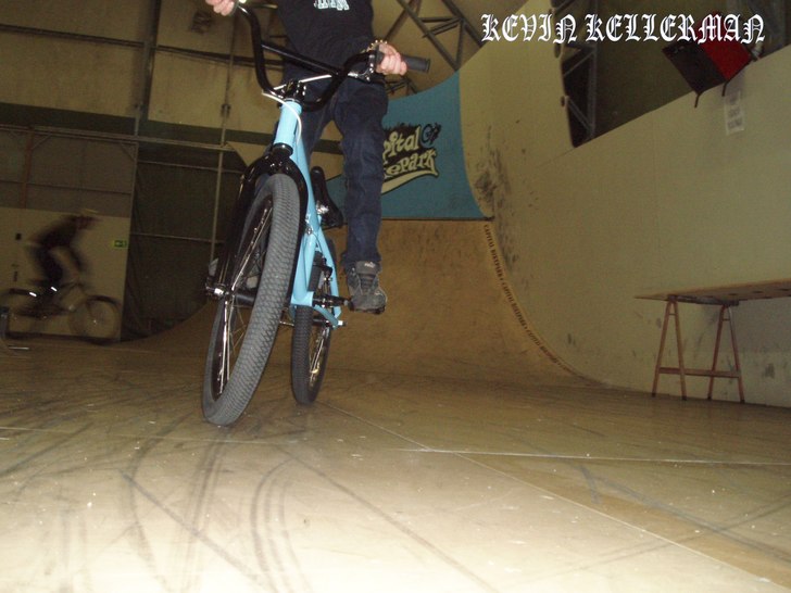 jag med en x-up i luften, bilden blev lite sen men. Foto: john barkeling. Åkare: kevin kellerman.