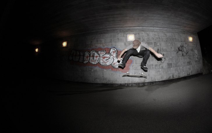 Heel flip av mig. Foto: Anton östlund. Åkare: Filiph Näs.
