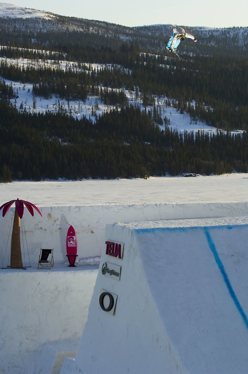Jag backar bandet lite och låter oss återuppleva. Foto: Jesper MOlin (www.jespermolin.se). Åkare: Oscar Scherlin.