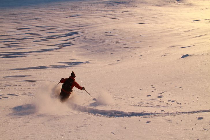 Några svängar nedför Digerhogna. Foto: Torkel Carlsson. Åkare: Anders Sundin.