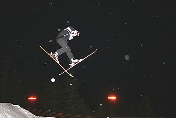 Jag vann hopptävlingen i Lofsdalen med att göra . Foto: De vet i fan!. Åkare: Karl-henrik Johansson Munk.