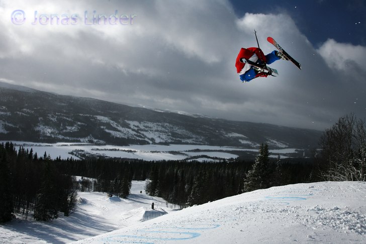 En flat 5 under Jibacademy i åre. Foto: Jonas Linder. Åkare: Sebastian Karlsson.