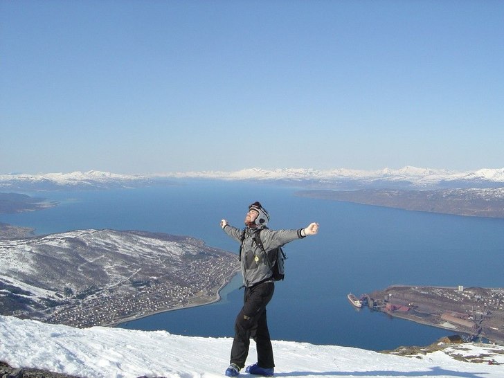 I bland är livet helt OK... Utsikt över Narvik o. Foto: Johan Björklund. Åkare: Mikael Åsell.