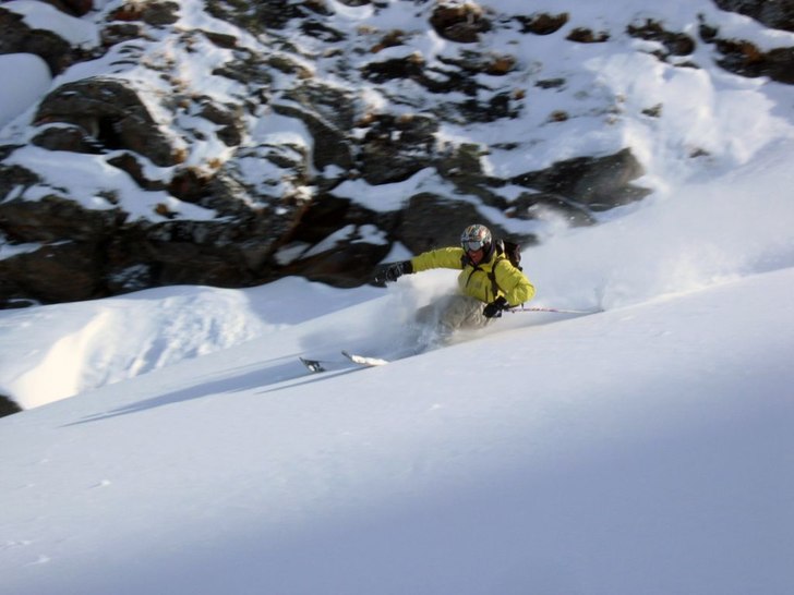 Tja tar man den hemliga korridoren ner till lac no. Foto: Peter Subán. Åkare: Lirum Hougland.
