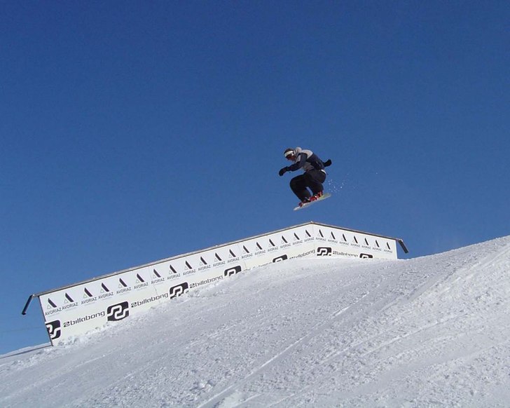 Switch gap to bs boardslide på enkelkinken i  avo. Foto: Gutta Zellmer. Åkare: Johan Littorin.