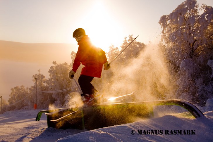 Skislide? Vad heter en boardslide på skidor?. Foto: Magnus Rasmark. Åkare: Mattias Vågstedt.