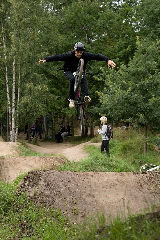 Tuck no hander. Foto: Kenneth Einars. Åkare: Okänd.