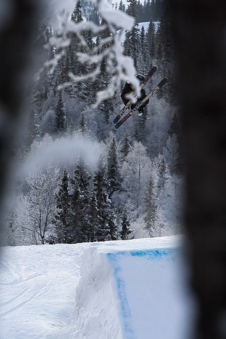 Häng i bräcke. Foto: Niclas Magnusson. Åkare: Morten Grape.