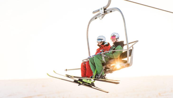 Solsken i blixthalka i Sälen!. Foto: Erik Dilexit. Åkare: Aron Jansson & Robin Eriksson.