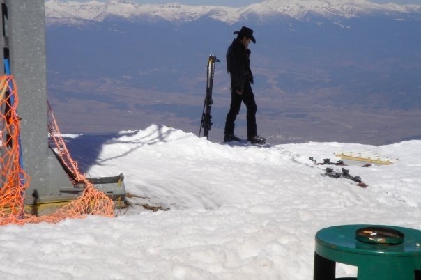 En av oss kollade mot andra berget och såg denna . Åkare: Marlbromannen.