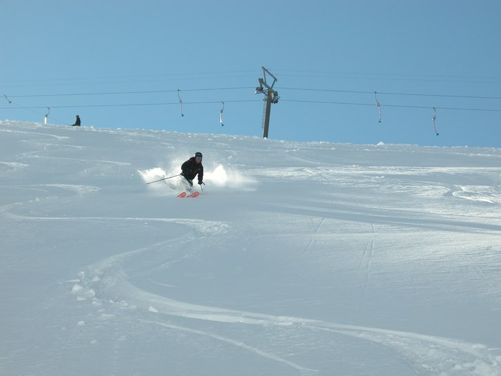 5 dagar efter senaste snöfallet och fortfarande f. Foto: Peo Hamrin. Åkare: Bengt Eriksson.