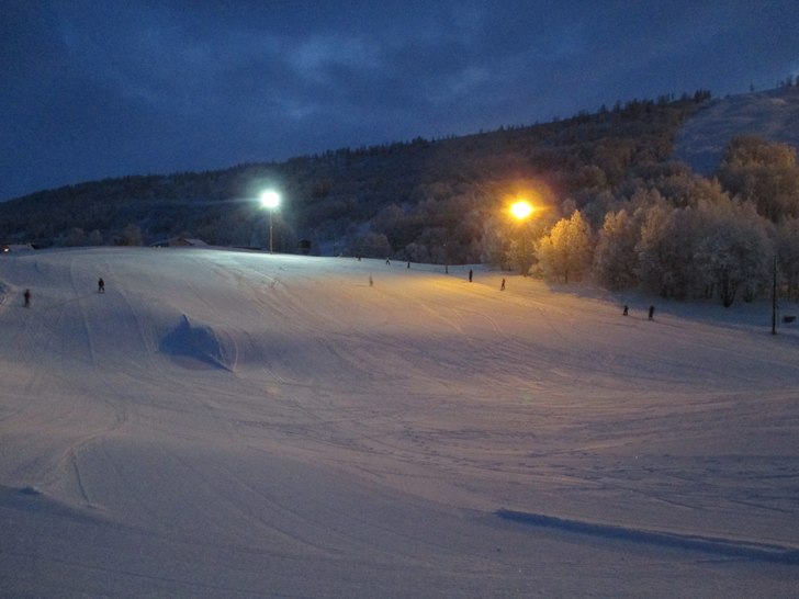 HELGEÅPENT LØR OG SØNDAG 14-15/1 KL 10-16

Hel.