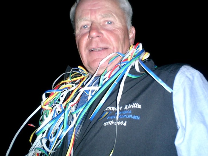 avslutnings festen för skidlärarlinjen 03/04... . Foto: tove sollander. Åkare: lenart kjellin.