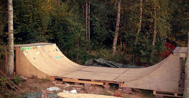 Rampen vi byggde på min tomt i sommras. Foto: Johan Liljeros. Åkare: Non.