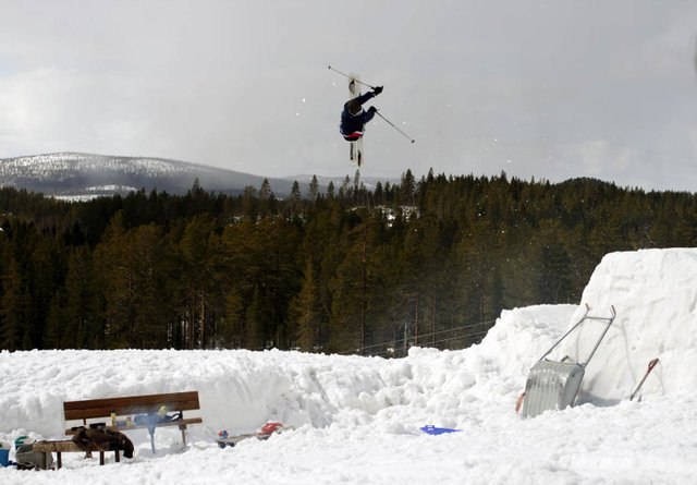 Franklin slänger iväg en Crazzzy D-spin. Foto: Joakim Hayland. Åkare: Martin Franklin.