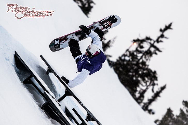 Första gången med snowboard/skidor framför lins. Foto: Petra Eleonor Johnsson.