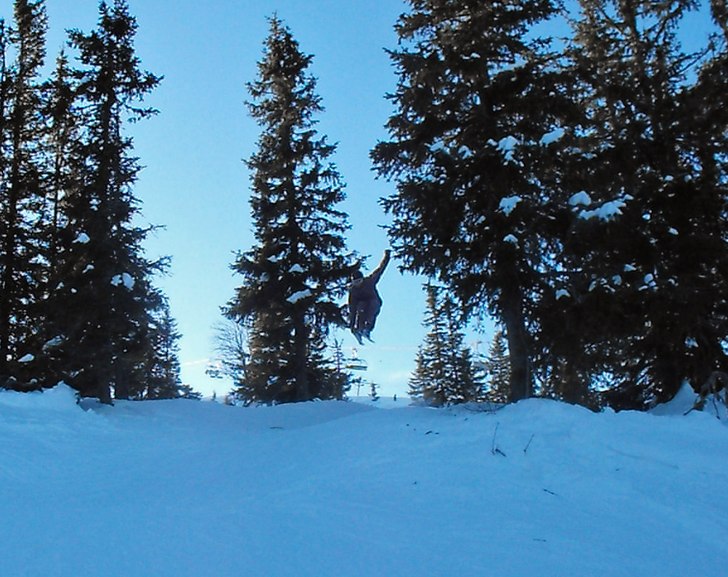 Jesper får luft i Märtahoppet. Foto: Hampus Ledskog. Åkare: Jesper Kristoffersson.