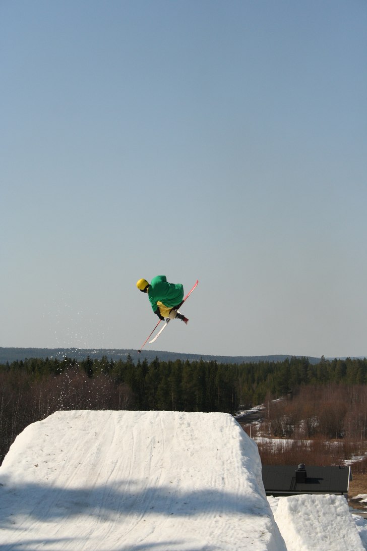 Adrenalin SpringSesssion i Måttsund!. Foto: Jacob Ståhlnacke. Åkare: Emil Öhman.
