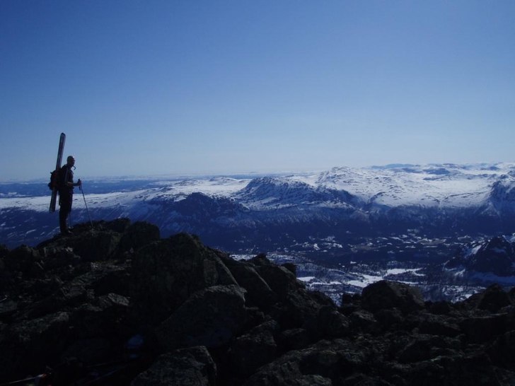 South end of the Hemsedal mountains in the back. Foto: Kjetil Rødland. Åkare: Jørn Arild Andenæs.
