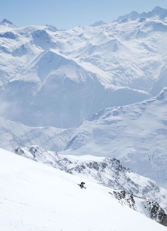 Skön vårsnö på baksidan av pic blanc.. Foto: Alexander von Sydow. Åkare: Jens Tinfors.