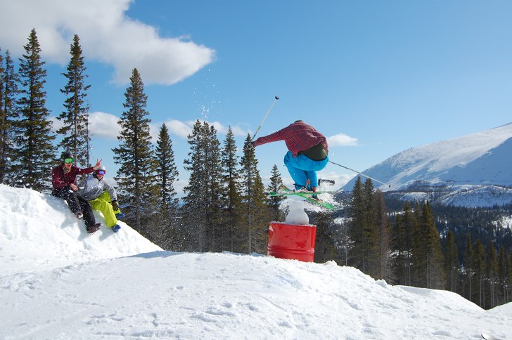 skönt påskhäng i parken. Foto: Georg Montelius. Åkare: Petter Lennartsson, Fredrik Nordqvist, Alex Selander.