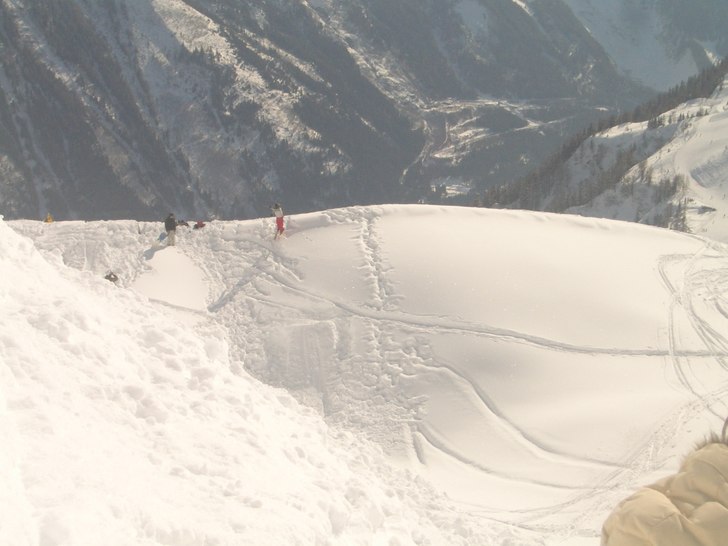 Här passa vi på att bygga en trevlig step-up!. Foto: Johan Gustafson. Åkare: Helmer & Fet-Erik.
