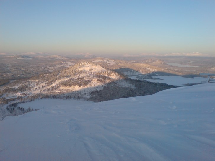 Bild på det lägre tännäsberget å skidstugan.. Foto: Jag.