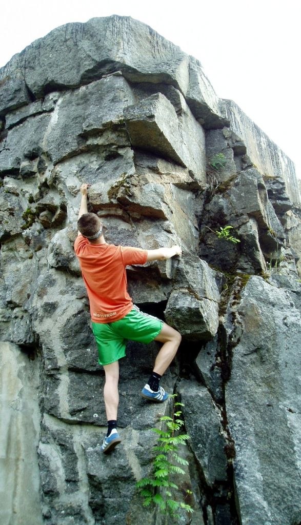 Klätterapan kunde inte hejda sig.
Slutade med en. Foto: Johan Vall. Åkare: Jens Häggström.