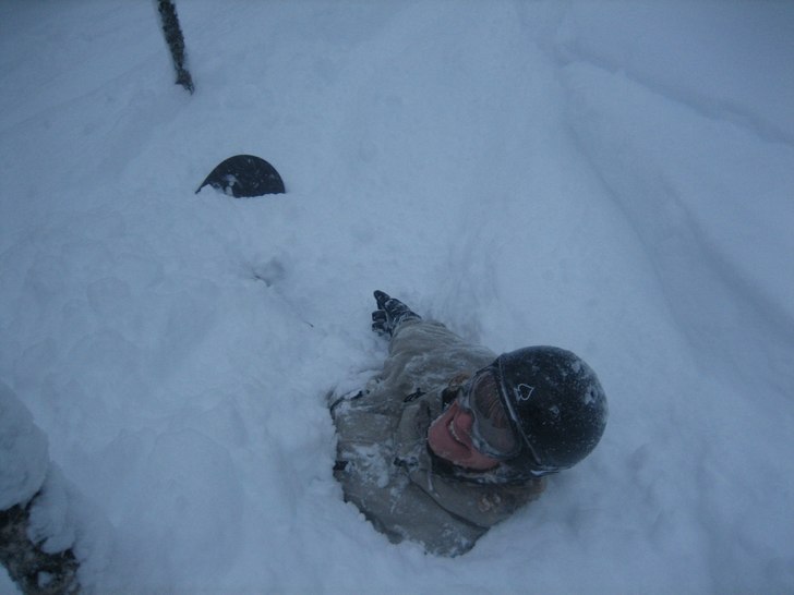 Det va sjukt mycke snö v4-08!!!!!!. Foto: Tobias Rydberg. Åkare: Marcus Jarlö.