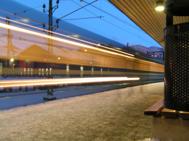tåget gled förbi. Foto: Ville Olin jag. Åkare: SL tåget.