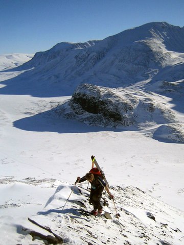 Topptur i Sarek. Foto: John Thorstensson. Åkare: Mattias Lindh.