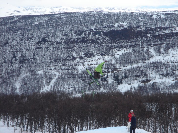 Piststilen slopestyle kval. Foto: Micke Lind. Åkare: Johan Berglund.