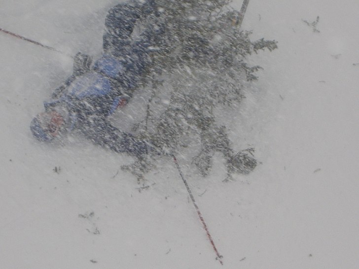 Snöfallet överaskade oss =). Foto: Wastesson Oskar. Åkare: Wastesson Joel.