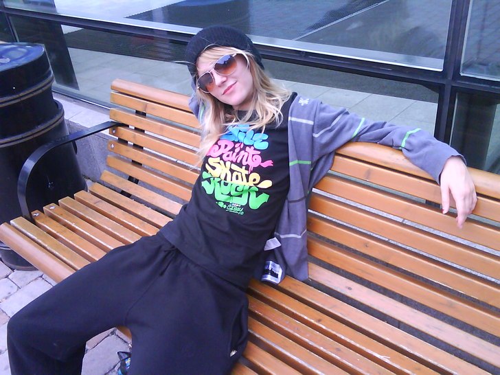 chilla i taalliinn sommaren 2008
SOMMARDRÖM
wö. Foto: Kelley Archer. Åkare: Isabella Gustafsson.