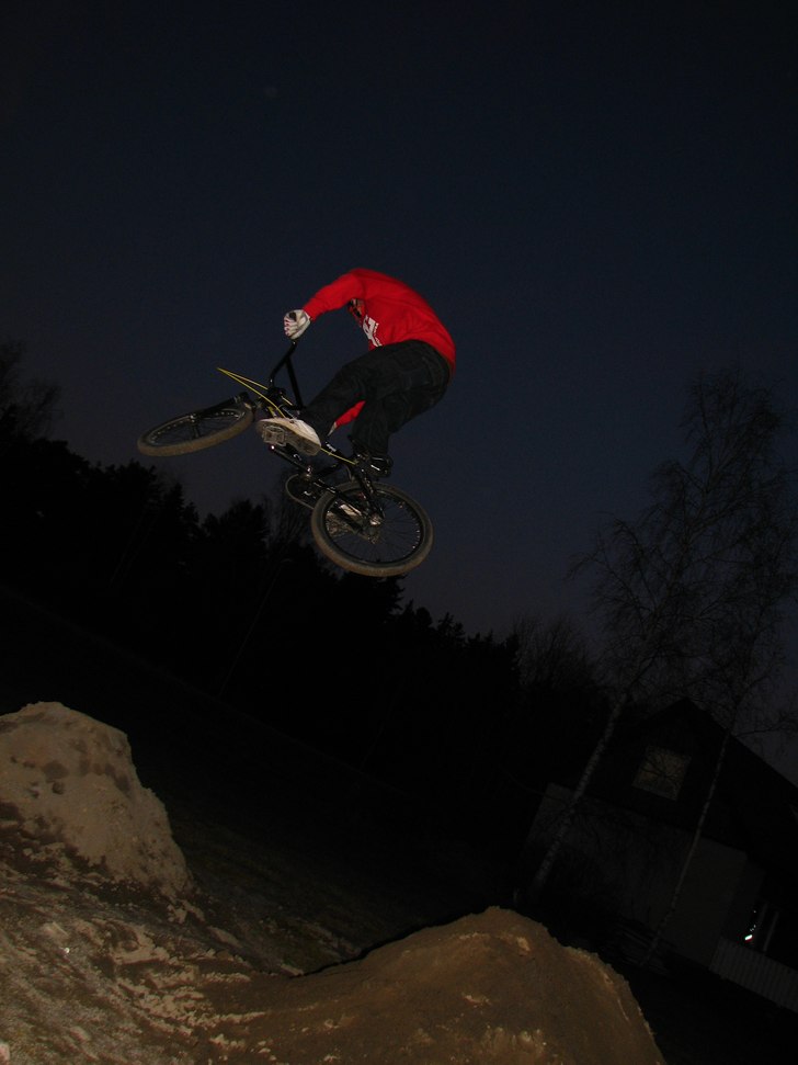 Fille : äh ska jag dra en 3a i andra hoppet? 
Ja. Foto: Simon Sandström. Åkare: Fille G:son.