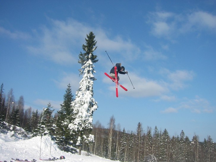 På nyhoppet i bjästa=). Foto: Linda Westman. Åkare: Jesper westman.