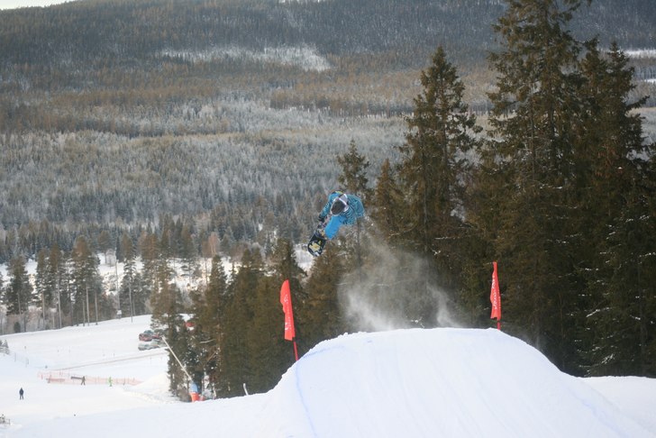 Fs 5  indyy. Åkare: Marcuus Edmann.